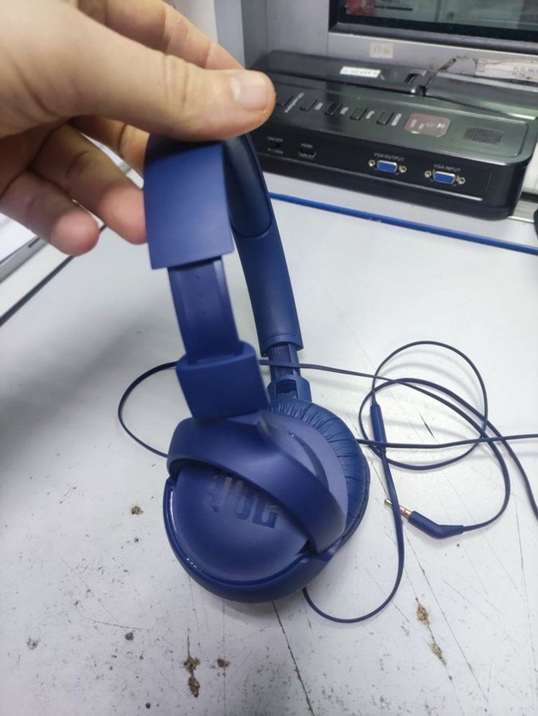 Дешиво Jbl tune 500 с ломбарда