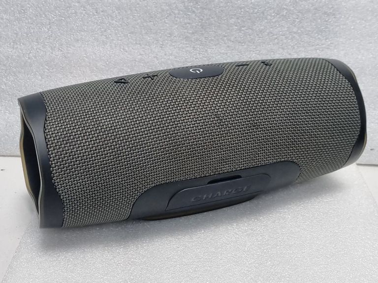 Дешиво Jbl charge essential 2 с ломбарда