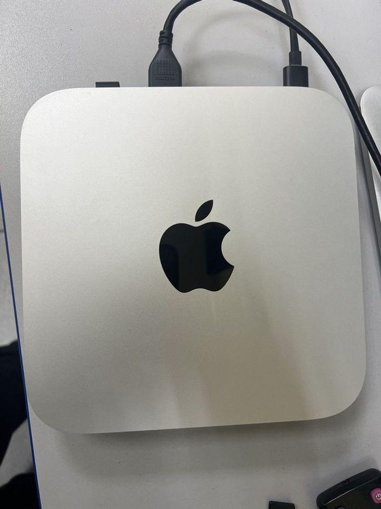 Дешиво Apple mac mini a2686 mmfj3 m2/8core/ram 8gb/ssd256gb с ломбарда