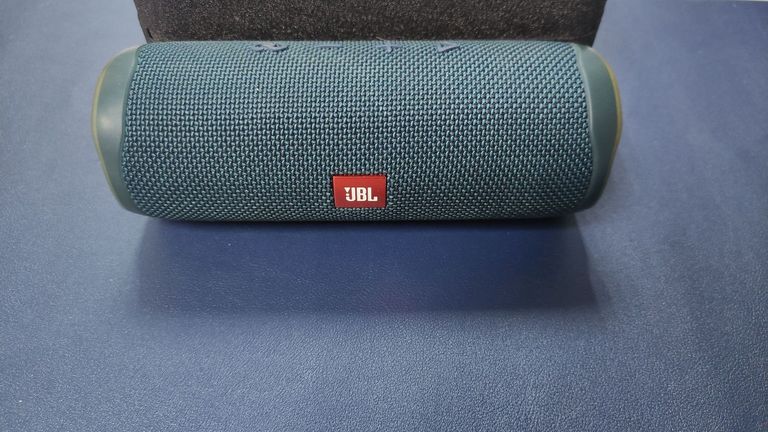 Дешиво Jbl flip 5 с ломбарда