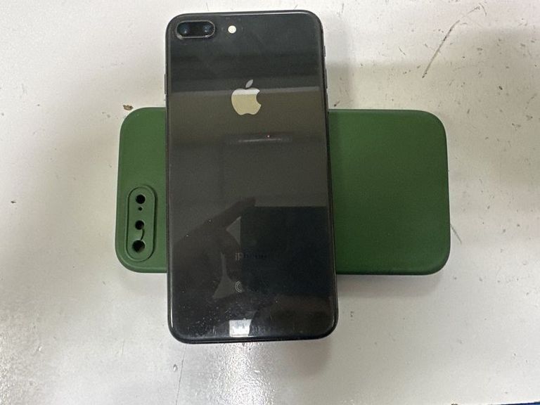 Купити Apple iphone 8 plus 64gb Б/У