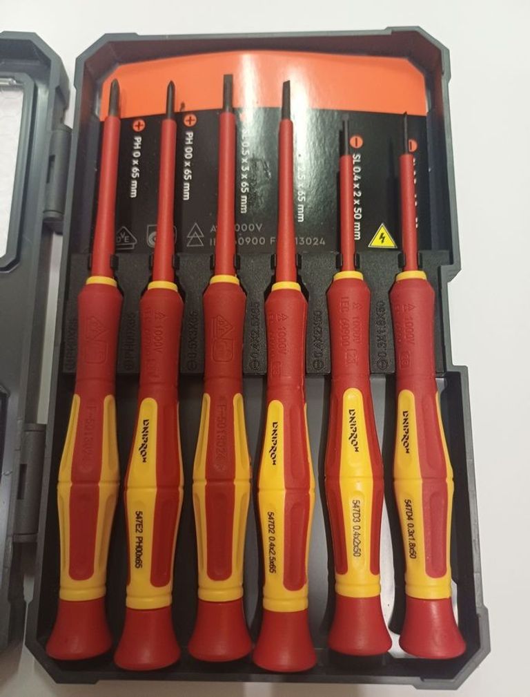 Оголошення Dnipro-M dielectric screwdriver set s2 6 pcs Б/У