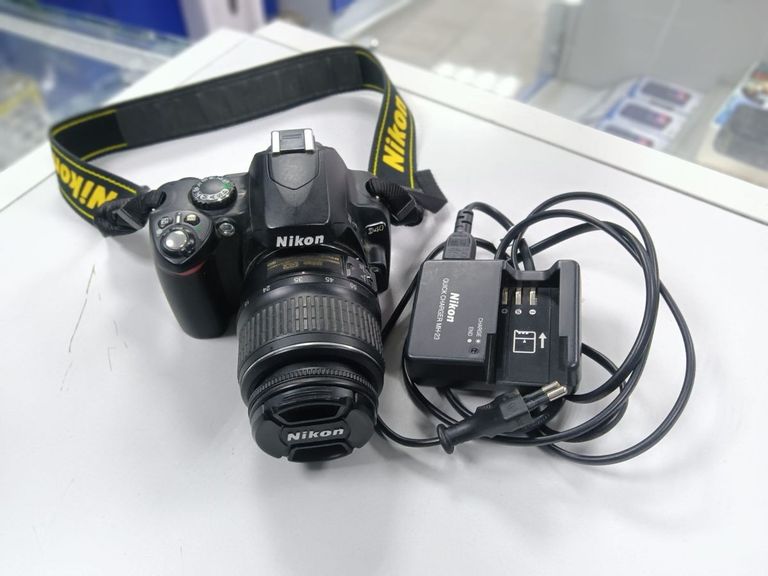 Объявление Nikon d40x + af-s dx nikkor 18-55mm f/3,5-5,6g2 ed Б/У