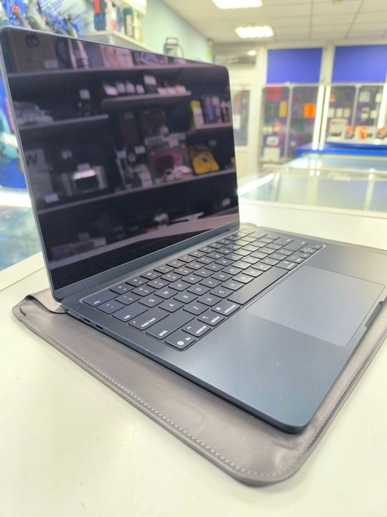 Apple macbook air 13,6" 2025 mc6t4 / apple m4/ 8 core gpu/ ram 16gb/ ssd 256gb/ a3240 Код:01-200833374. Изображение 15