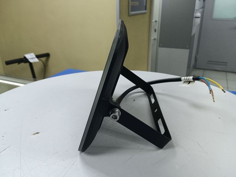 Дешево Maxus 30w ip65 1-mfl-01-3050 з ломбарду