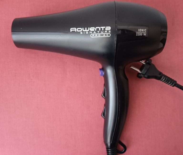 Купити Rowenta Pro AC 2200 W, потребує ремонту! Б/У