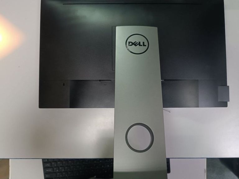 Дешиво Dell p2417h с ломбарда