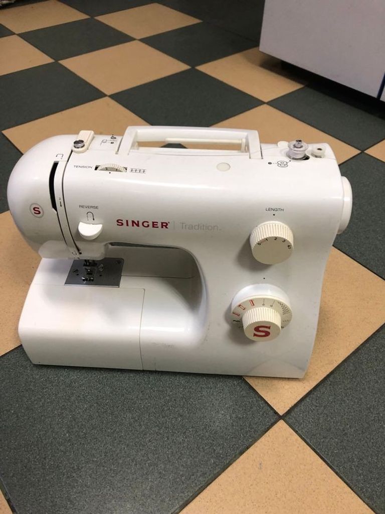 Купити Singer Tradition 2250 Б/У