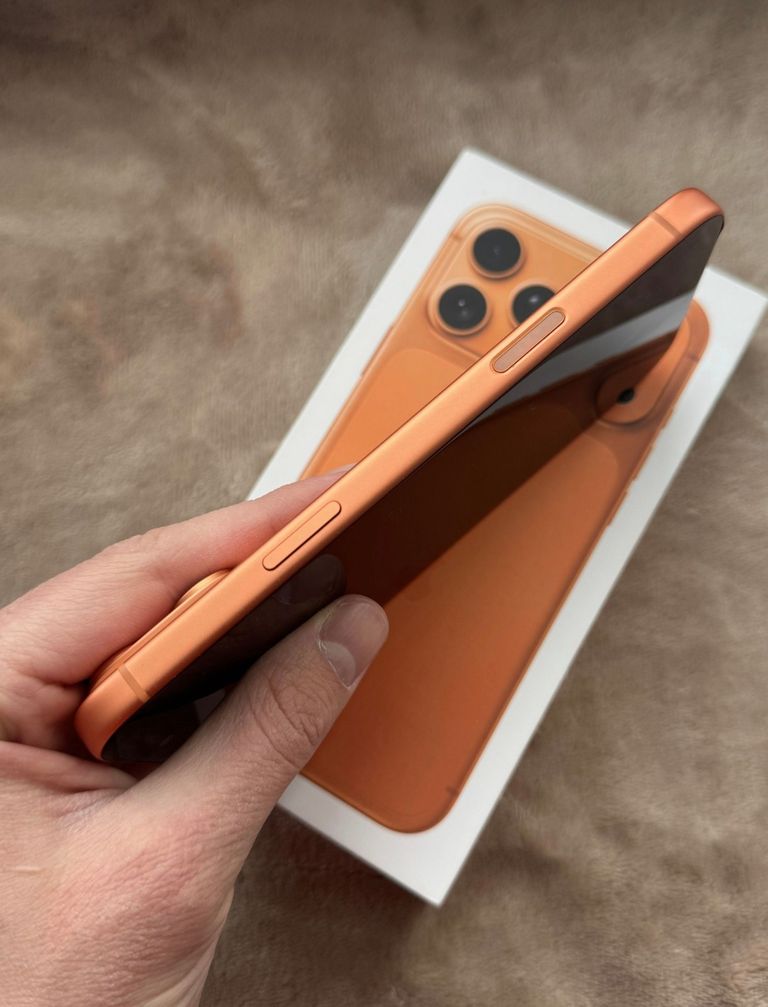 Apple iPhone 17 Pro Max 256GB Cosmic Orange (MFYN4) Код:null. Зображення 4