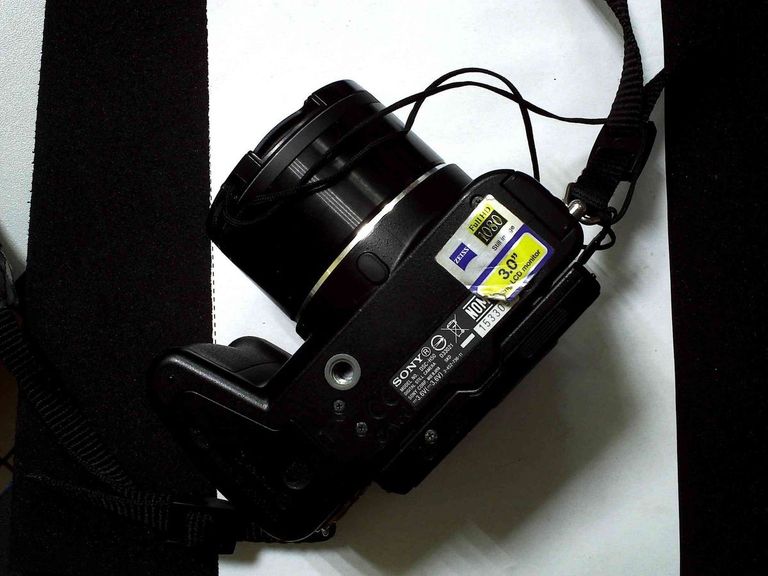 Дешево SONY DSC-H50 Silver з ломбарду