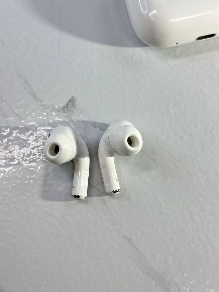Apple airpods pro 2nd generation with magsafe charging case usb-c Код:01-200913851. Зображення 7