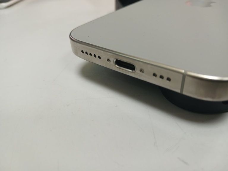 Дешиво Apple iphone 16 pro 256gb с ломбарда