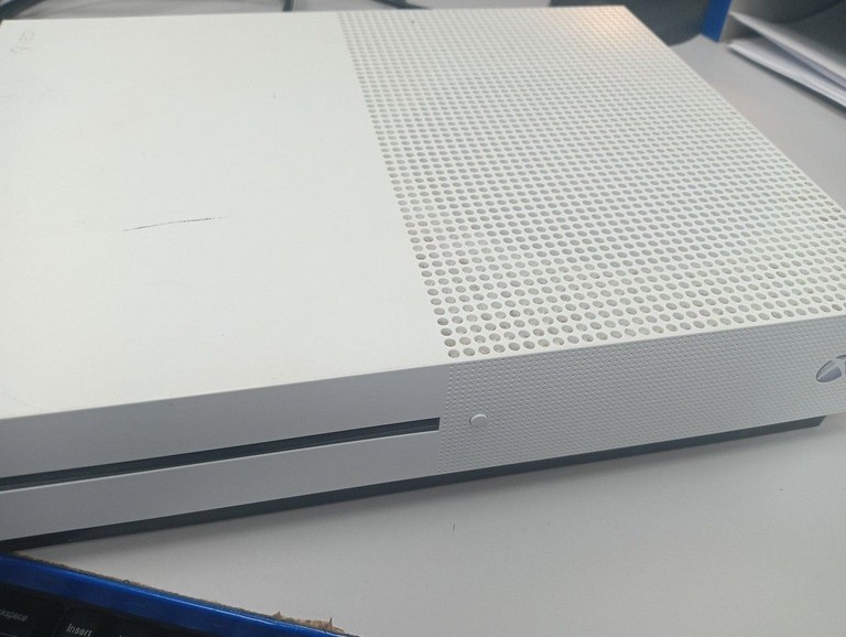 Дешиво Microsoft Xbox One S 500GB с ломбарда