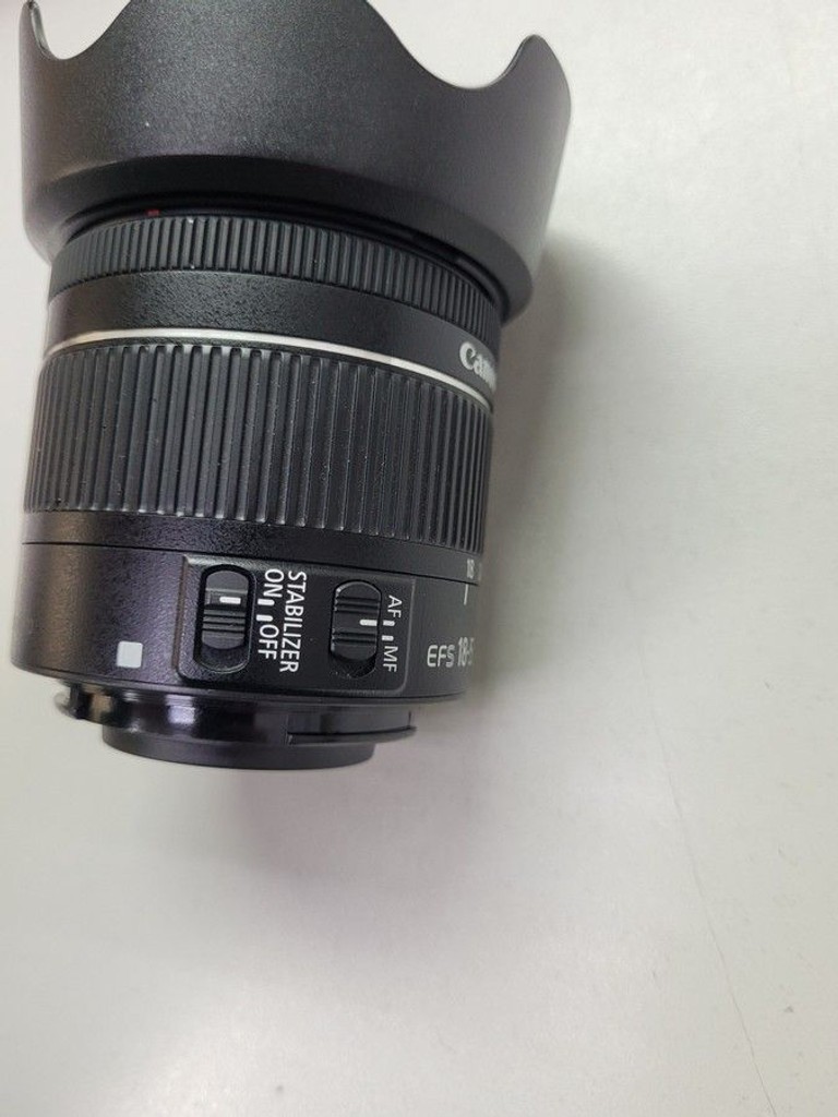 Дешево Canon ef-s 18-55mm f/3,5-5,6 is stm з ломбарду