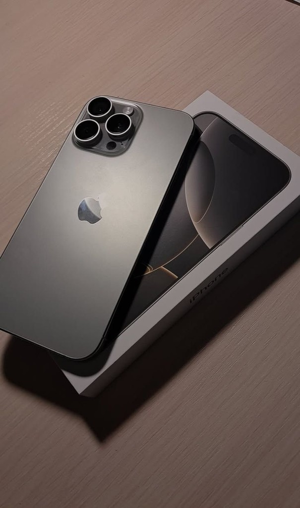 Купить Apple iPhone 16 Pro Max 512GB Desert Titanium (MYX23) Б/У