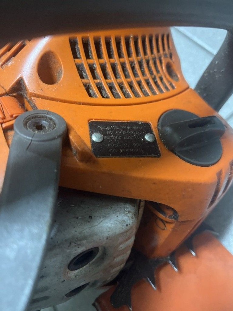 Дешево Husqvarna 135 з ломбарду
