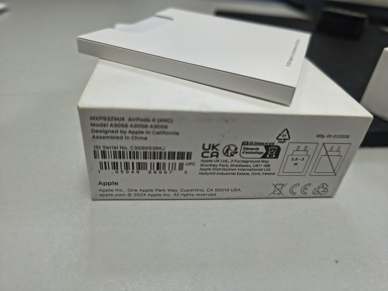 Купить Apple airpods 4 with active noise cancellation Б/У