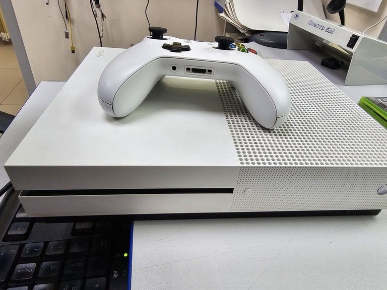 Оголошення Microsoft Xbox One S 1TB Б/У