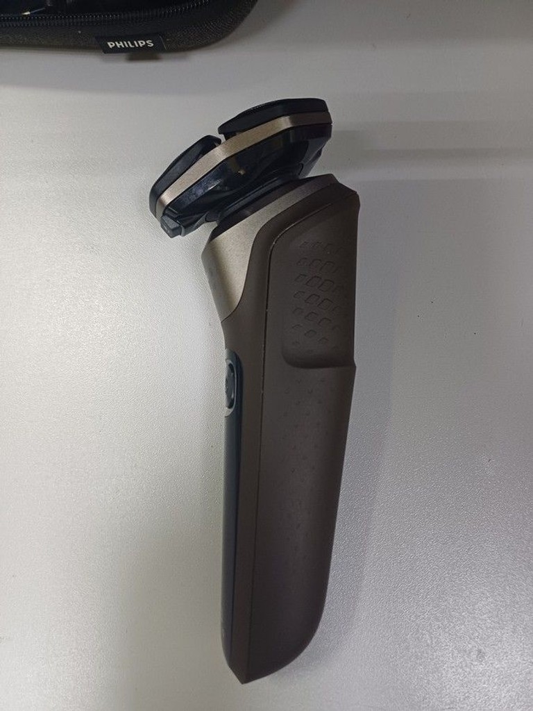 Дешиво Philips shaver series 5000 s5589 с ломбарда