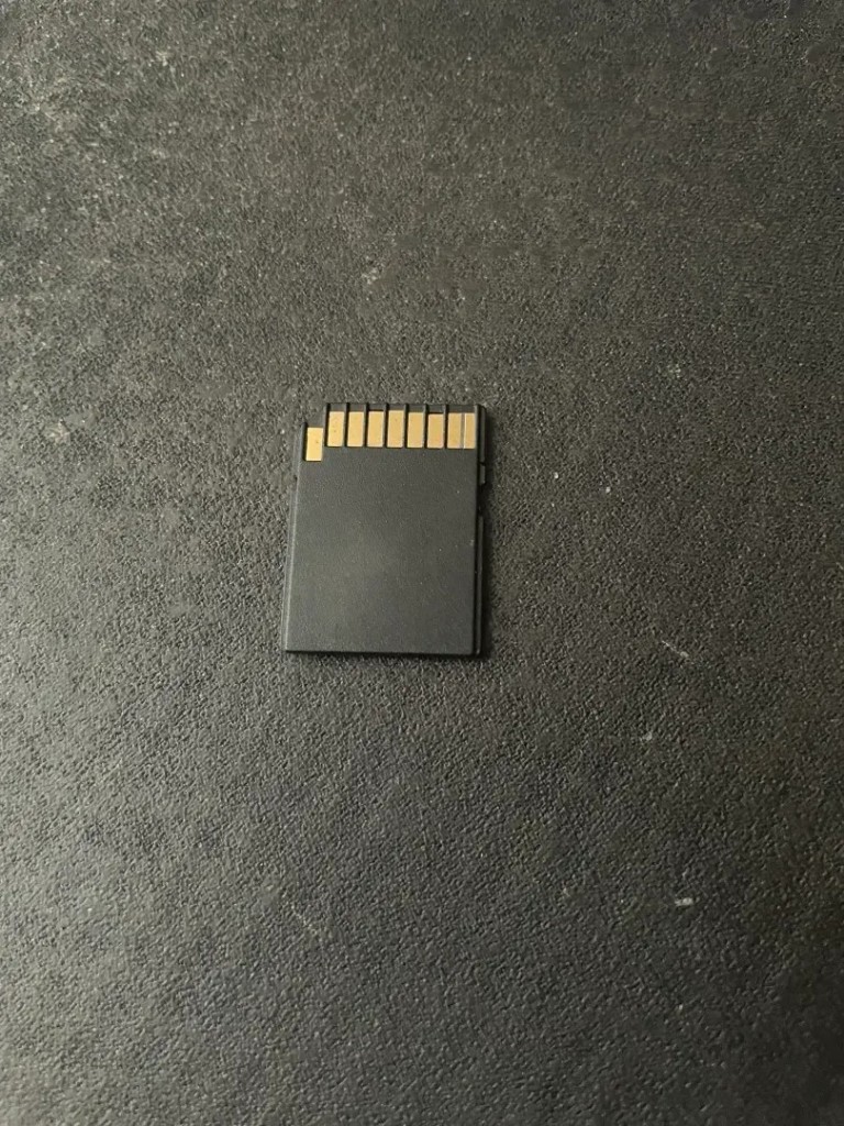 Дешево Micro SD 4 ГБ з перехідником (адаптером) з ломбарду
