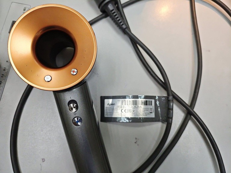 Оголошення Dyson hd07 supersonic nickel/copper Б/У