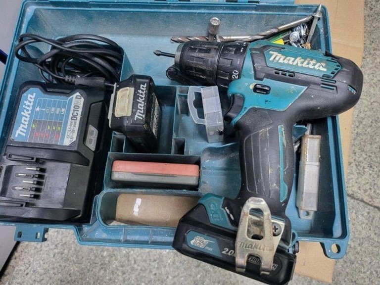 Дешево Makita DF333DWAE з ломбарду