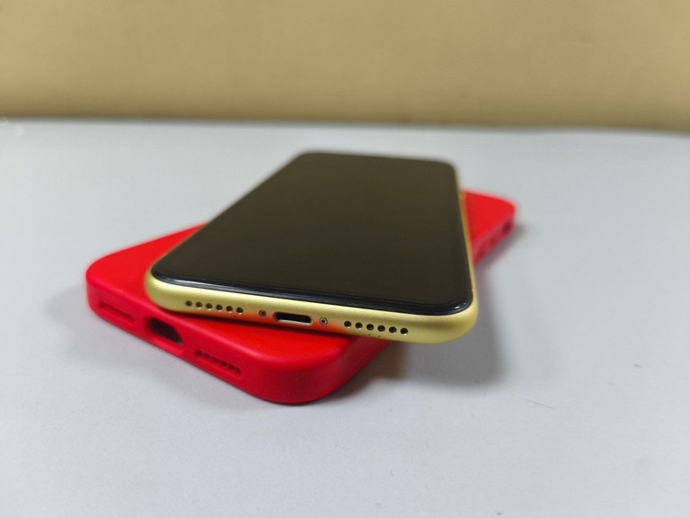 Apple iphone 11 64gb Код:01-201050377. Зображення 8