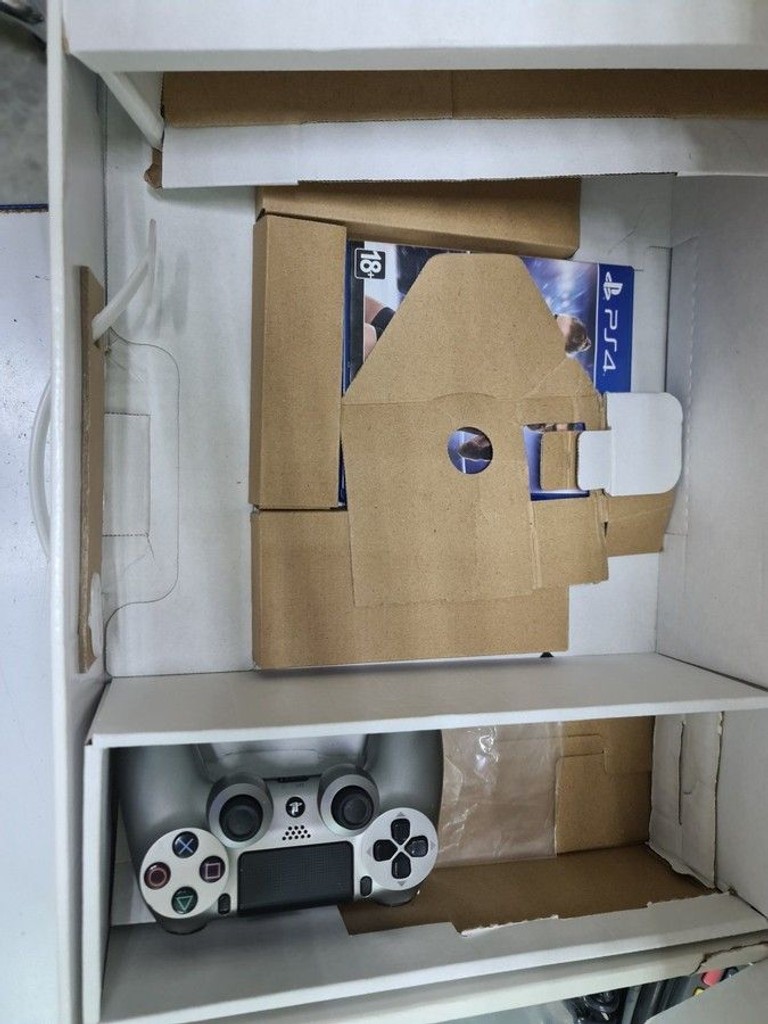 Дешево Sony playstation 4 1tb з ломбарду