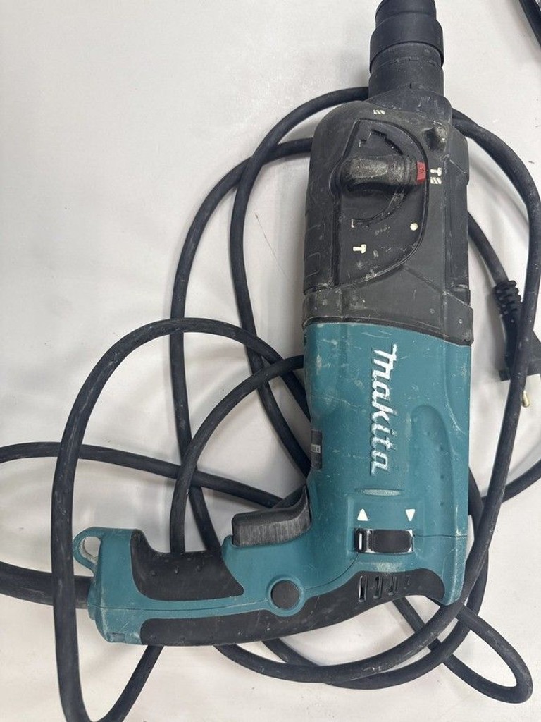 Купить Makita HR2470 Б/У