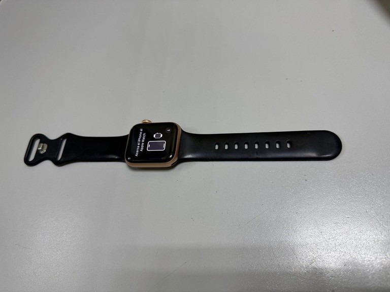 Оголошення Apple watch se gps 40mm aluminum case Б/У