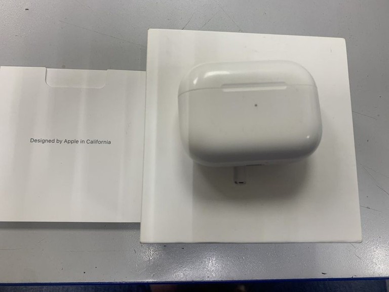 Купить Apple airpods pro 2nd generation magsafe Б/У