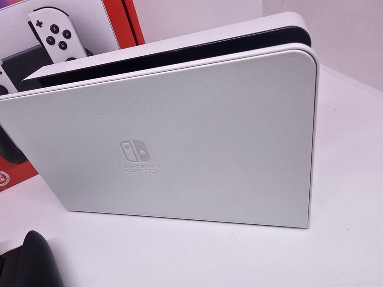 Дешево Nintendo switch oled з ломбарду