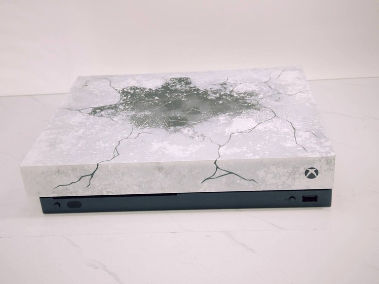 Объявление Microsoft Xbox One X 1TB Б/У