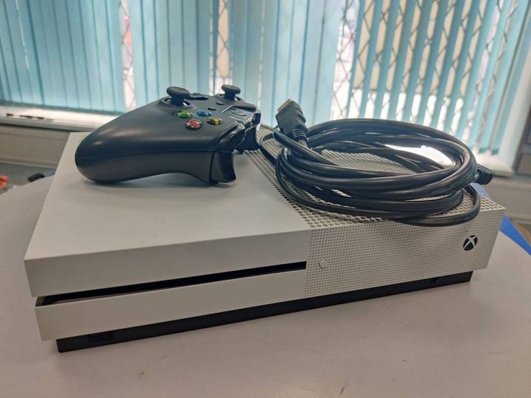 Купить Xbox360 one s 500gb Б/У