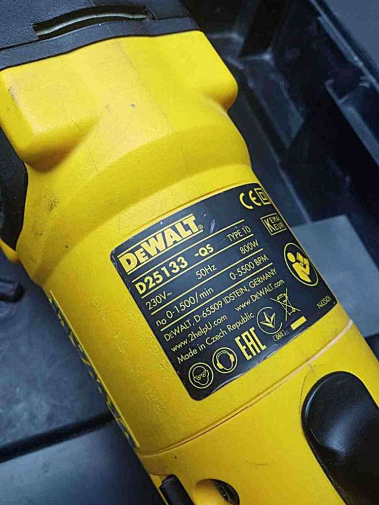 Dewalt D25133K