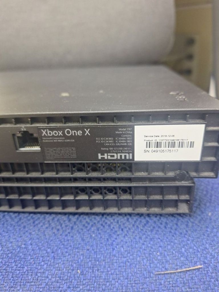 Дешиво Microsoft Xbox One X 1TB с ломбарда