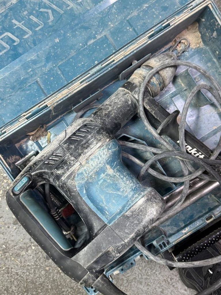 Дешево Makita HM0870C з ломбарду