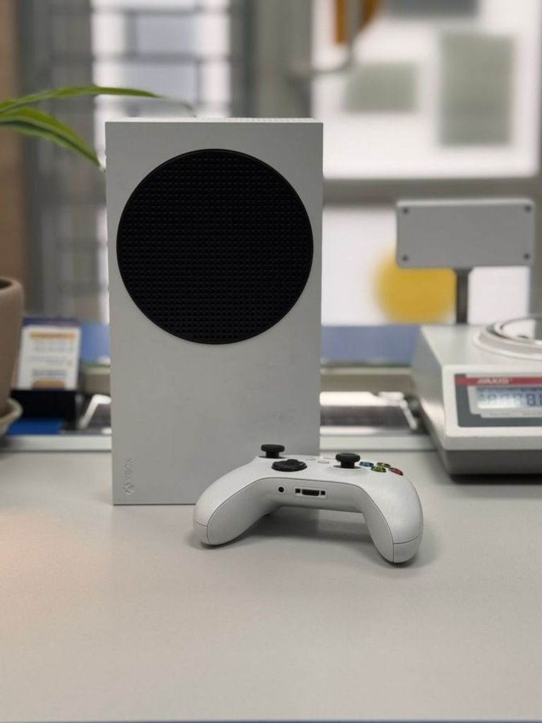 Купить Microsoft Xbox Series S 512GB (889842651386) Б/У