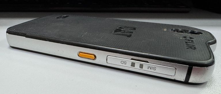 Дешево Caterpillar cat s61 4/64gb з ломбарду