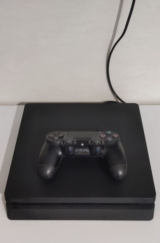 Купити Sony PlayStation 4 Slim 1TB Black Б/У