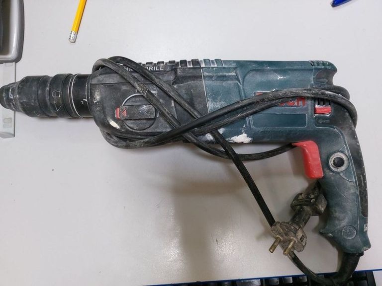 Купити Bosch GBH 2-26 DRE (0615990L43) Б/У