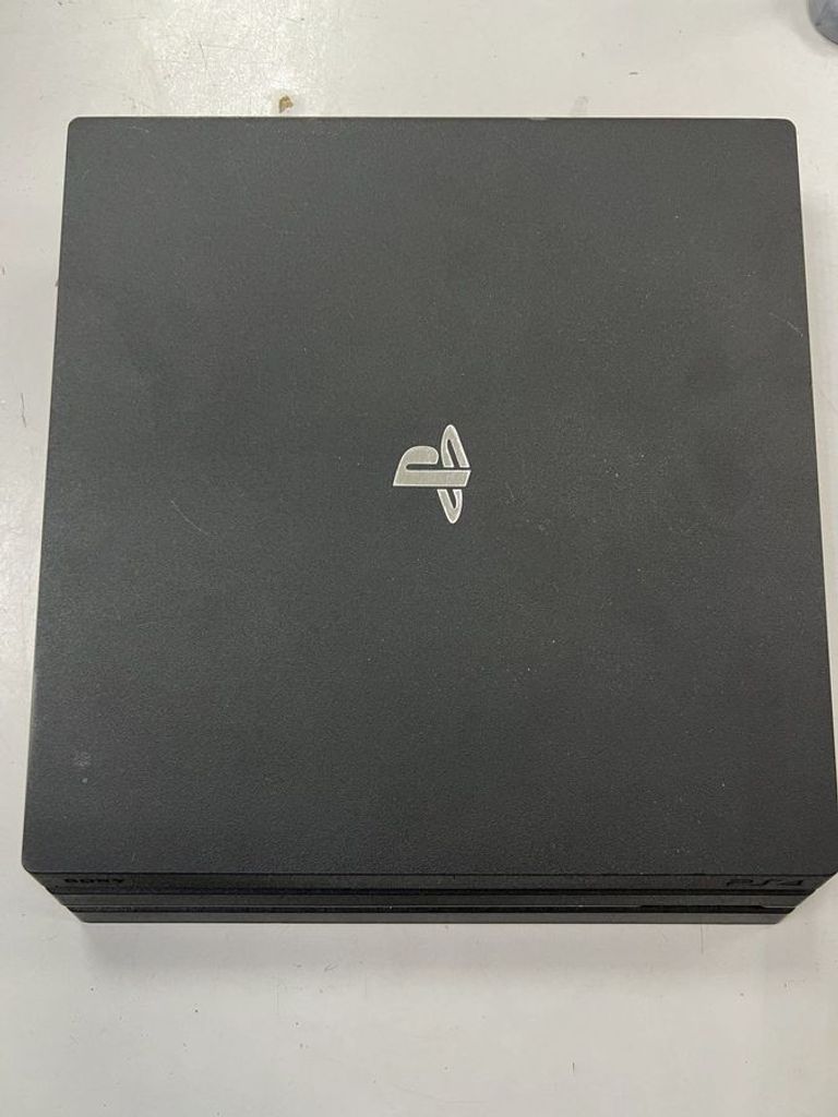 Дешиво Sony PlayStation 4 Pro (PS4 Pro) 1TB Black (9773412) с ломбарда