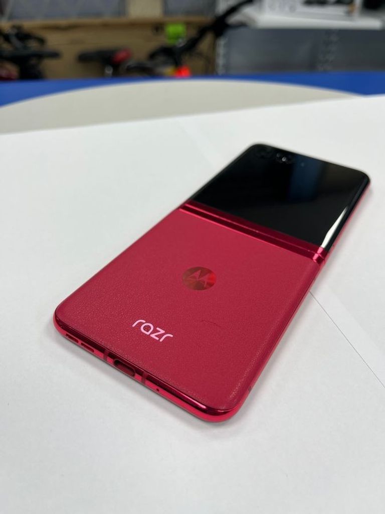 Motorola Razr Plus 2023 8/256GB Infinite Black (PAX60000) Код:01-200789765. Изображение 5