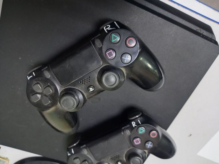 Оголошення Sony playstation 4 slim 1tb Б/У