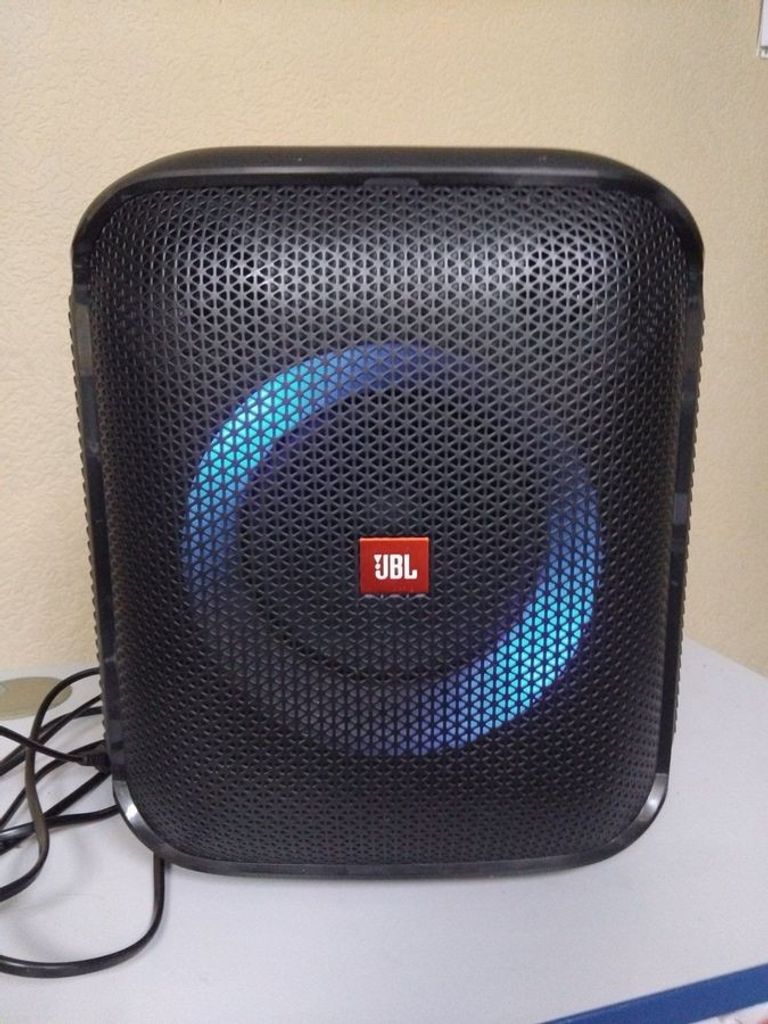 Купити Jbl partybox encore essential Б/У