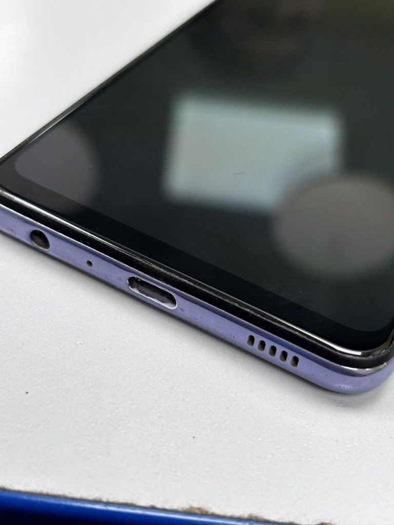 Дешево Samsung Galaxy A32 4/64GB Black (SM-A325FZKD) з ломбарду