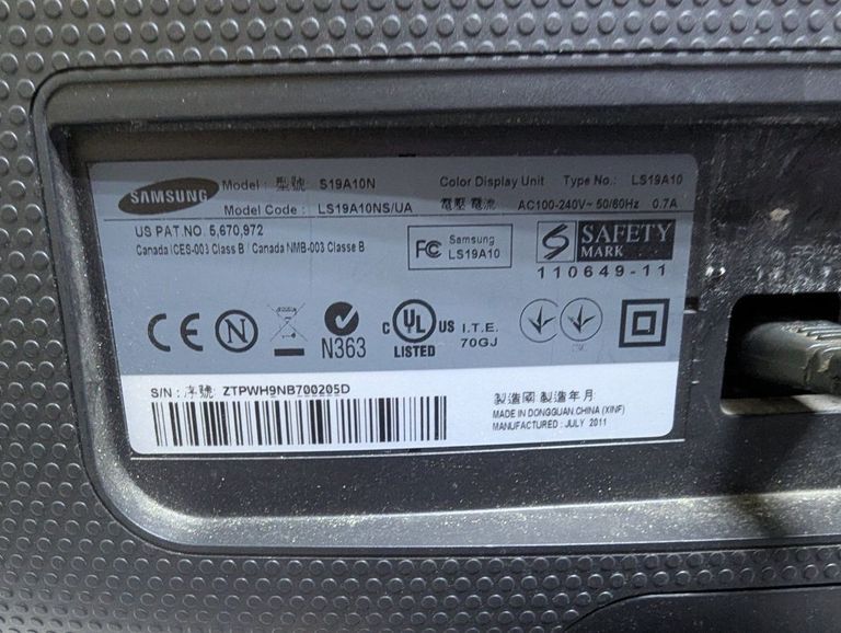 Дешево Samsung s19a100n з ломбарду