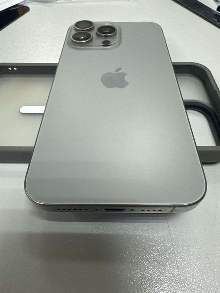 Apple iphone 15 pro max 256gb Код:01-200874304. Изображение 8