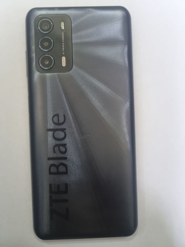 Дешево Zte blade v40 vita 4/128gb з ломбарду