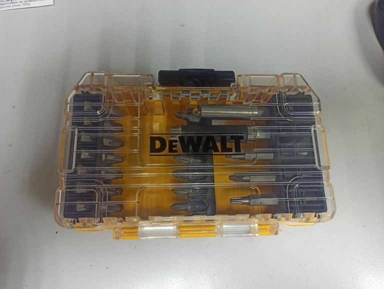 Дешево Dewalt DT70705 з ломбарду